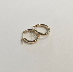 10K Yellow Gold Hoop Earrings  .80gms  P818676-S2