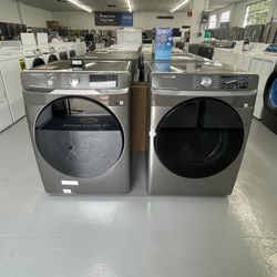 Samsung 4.5 cu. ft. Smart High-Efficiency Front Load Washer in Platinum with Super Speed And Dryer Gas 7.5 Cu Ft