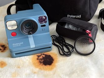 Polaroid Now+ with case bag wth lenses