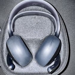 PlayStation Pulse elite Headset.