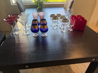 Assorted collection of bar glasses