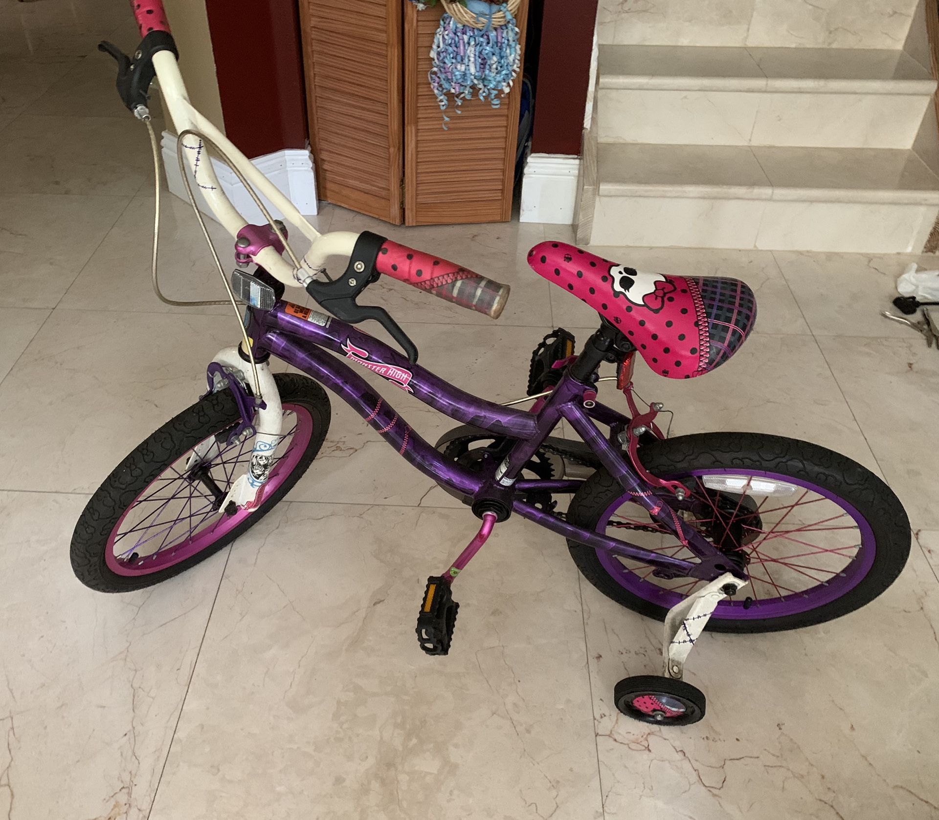 Monster high 18in. Girls bike