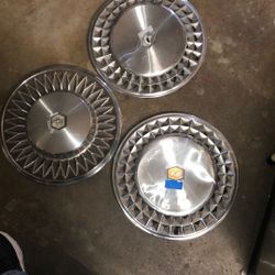 Chevy Hubcaps 