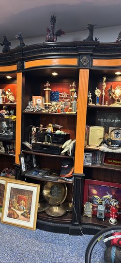 9ft by 9ft display unit with lights and 15 shelves
