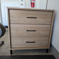 Dresser - Brand New