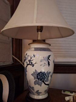 Dark Blue & White Chinoiserie Porcelain Table Lam