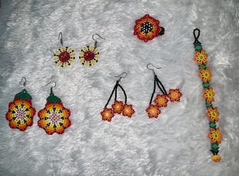 Joyería Mexicana Artesanal / Beaded Jewelry