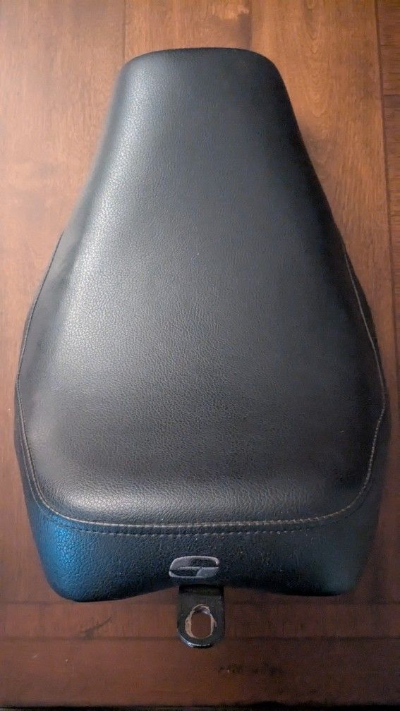 Harley- Davidson Saddlemen Seat