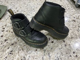 Doc Martens Devon heart Platform Boots. 
