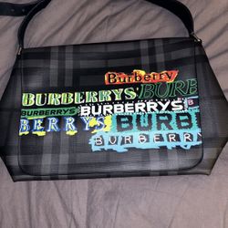 Burberry man purse 