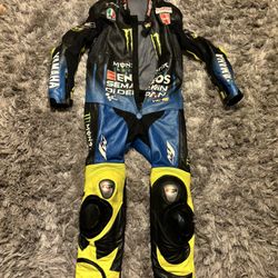 MOTORCYCLE RACING SUIT $600 NEEDS ZIPPER 