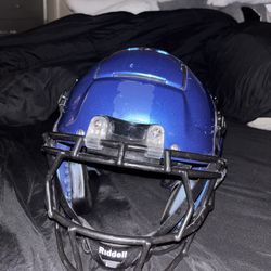 Schutt F7 helmet