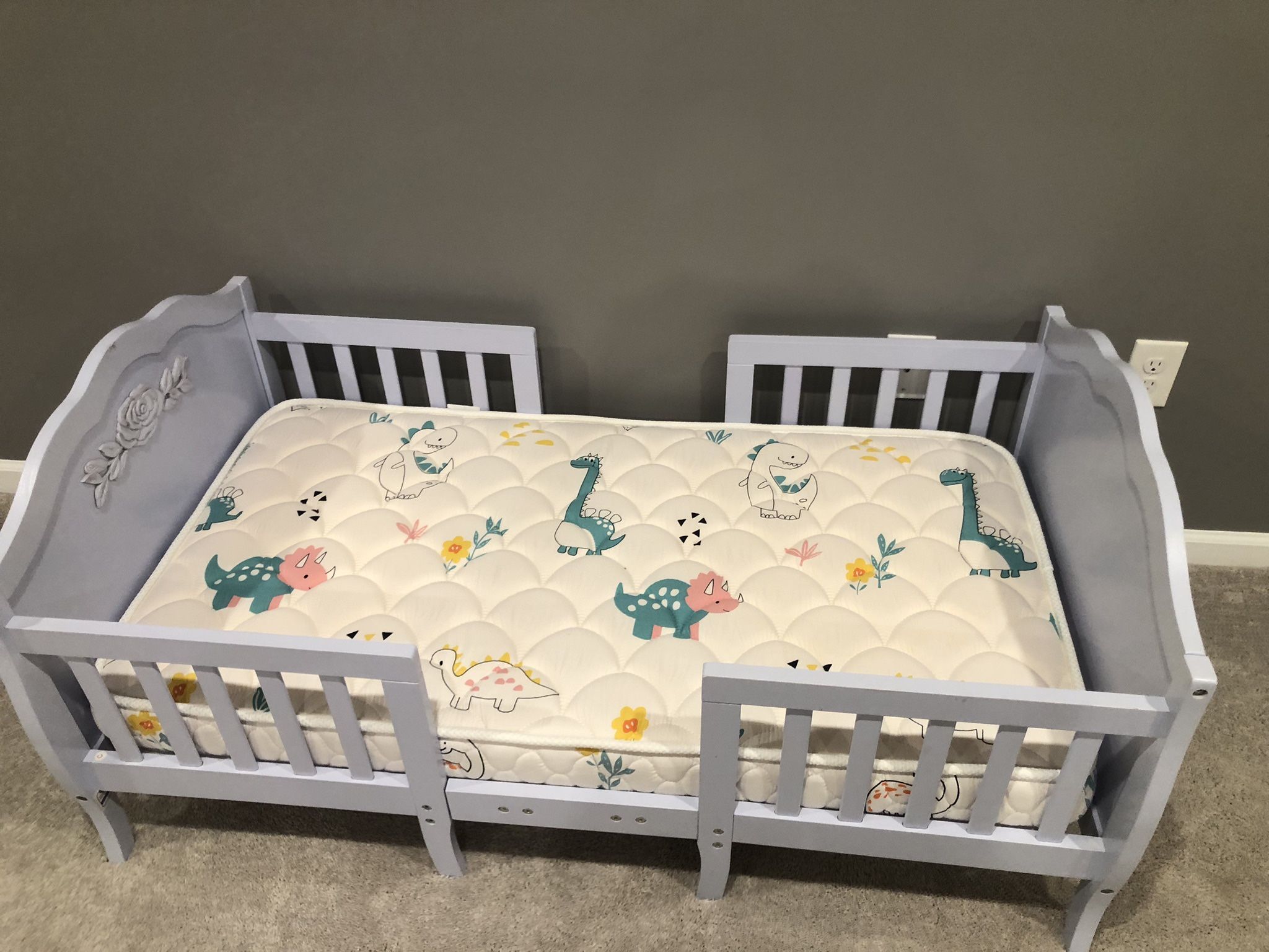 Toddler girls bed frame And Mattress (Like New)