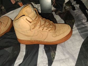 Brown Nike Air high tops size 5.5 youth