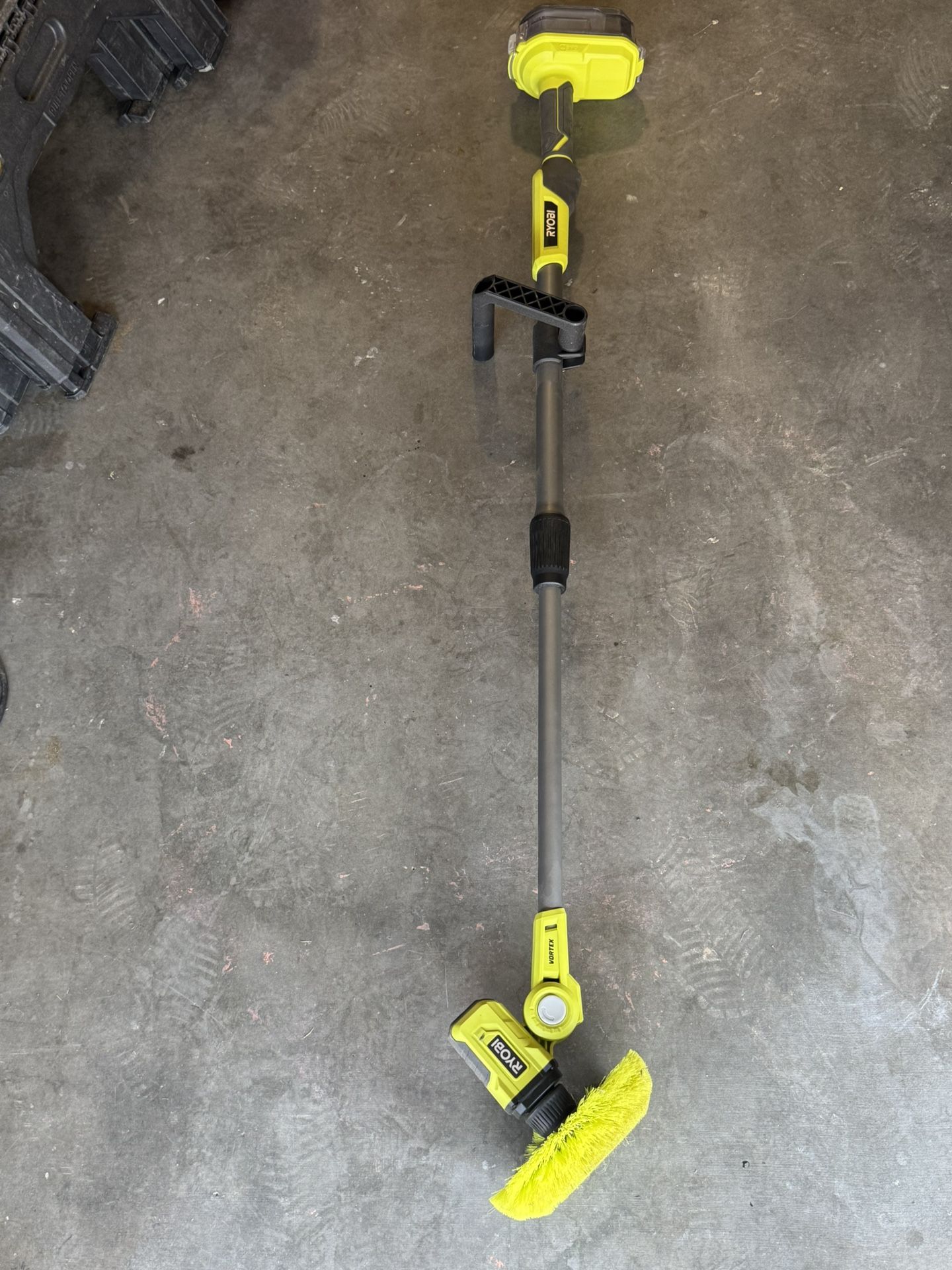 18V Cordless Telescoping Power Scrubber Tool Only