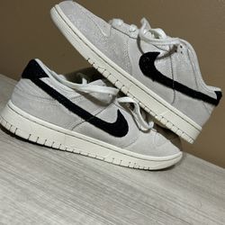  Nike Dunk Low