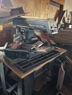 Radial arm saw