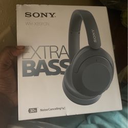 Sony Extra Bass, Headphones