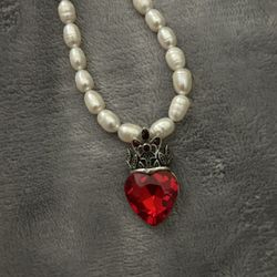 BEAUTIFUL HEART AND PEARL NECKLACE 