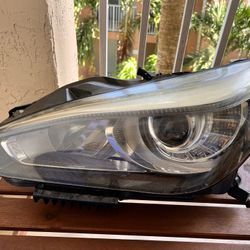 Infiniti Q70 Headlight