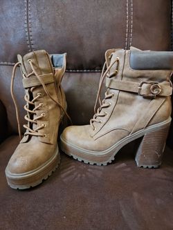 Size 10 woman's heeled boots