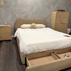 Designer-Style Curved Headboard Bed – Storage Included 