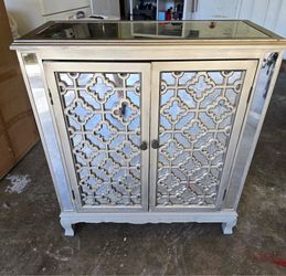 Glass cabinet