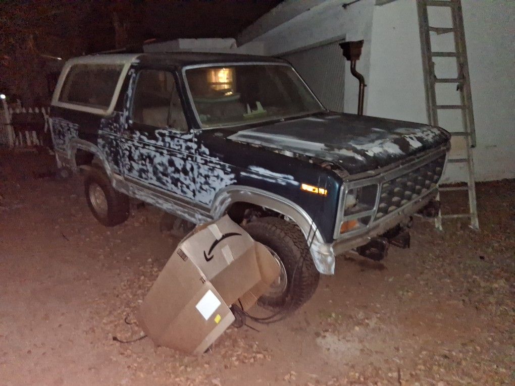 81 Ford Bronco 4wd V8