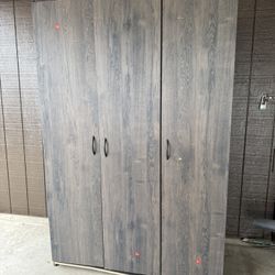 FREE Wardrobe / Armario GRATIS