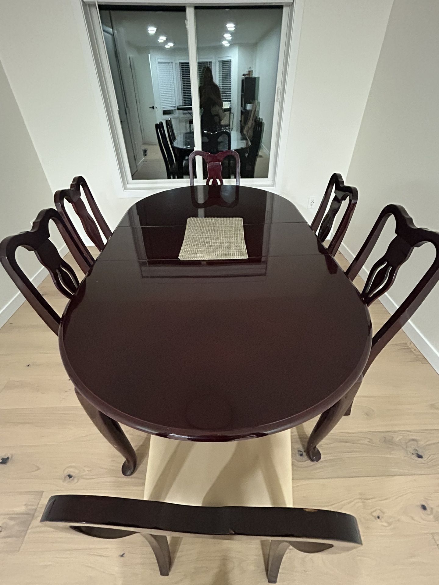 Gather in Style – Dine in Comfort! DINING TABLE + 6 CHAIRS – Complete Set!