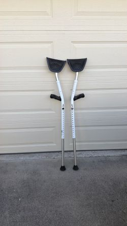 MobiLegs adjustable crutches