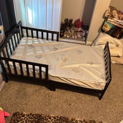 Toddler bed