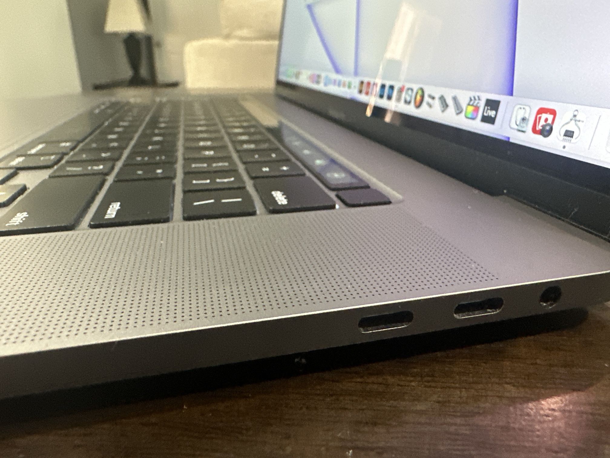 APPLE MACBOOK PRO TOUCHBAR 16” INTEL CORE i9 32GB RAM 2TB SSD