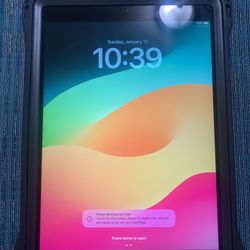 New Years Deal! Apple iPad 7th Generation 10.2” 32GB Unlocked Like New!