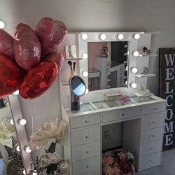 makeup vanity 