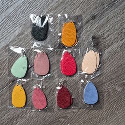 10 pairs of faux leather teardrop earrings