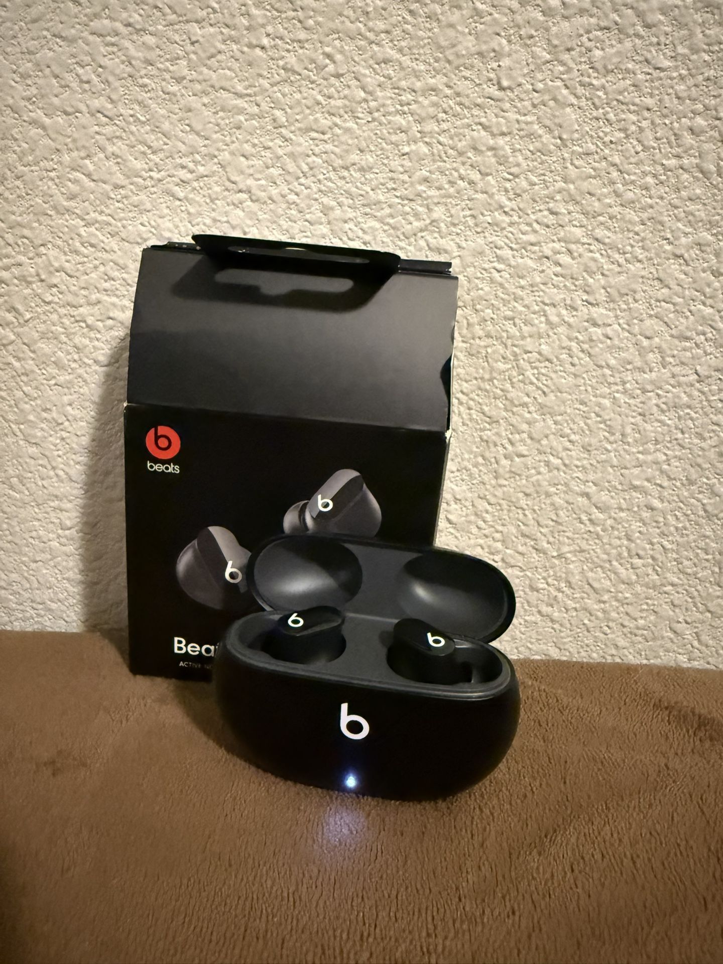 Beats Studio Buds (comes with everything)