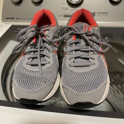 Women’s Size 9 Aces Gel Contend 6  Tennis Shoes