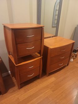 Dresser set
