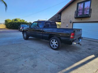 DODGE RAM 1500 SPORT,6 PASSENGER,CLEAN TITLE,SMOG,2027 AUG TAGS,BT