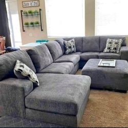 Ballinasloe Smoke 3pc Sectional w/ Chaise