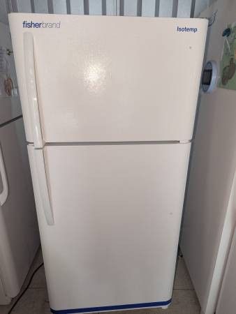 Fisherbrand Isotemp Commercial Fridge / Top Freezer