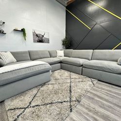 LIGHT GREY MODERN BRAND NEW SECTIONAL SAME DAY DELIVERY 