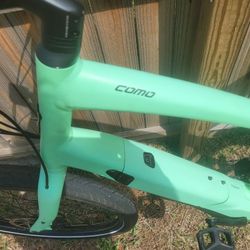 SPECIALIZED COMO EBIKE XL 29 In  Like New