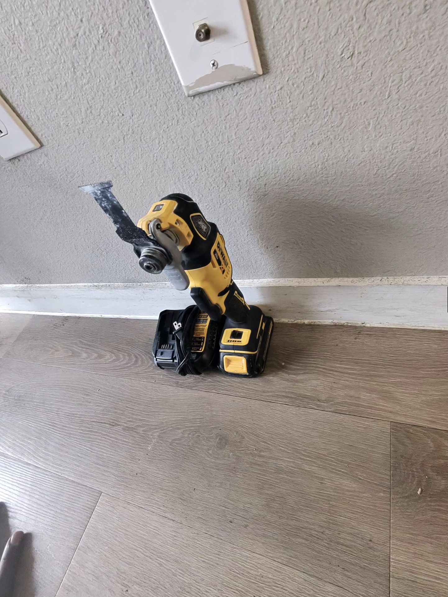 Dewalt Cordless Oscillating Multi-Tool