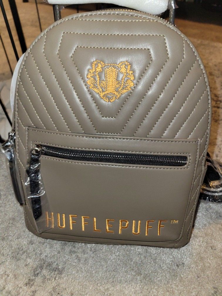 DANIELLE NICOLE HARRY POTTER HUFFLEPUFF HOUSE SPORT BACKPACK