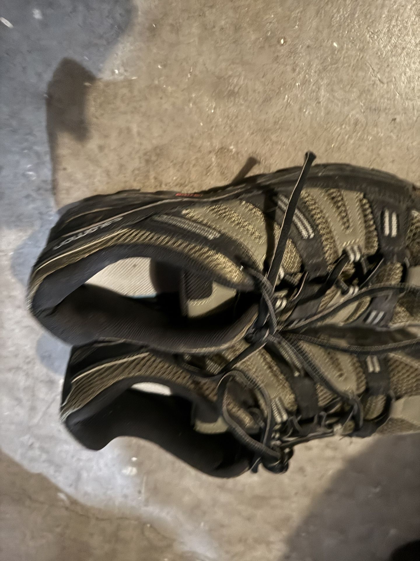 Salomon Hiking Shoes Men’s size 11