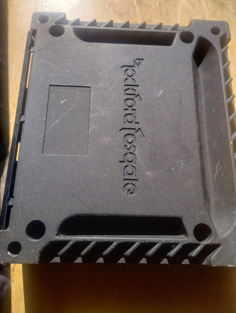 Amplifier Rockford fosgate...OBO