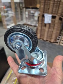 Swiveling wheels. Llantas girables
