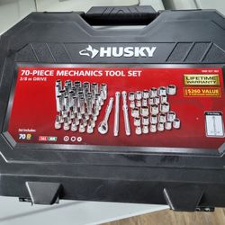 HUSKY 70 PIECE TOOL SET. BRAND NEW NEVER BEEN USED.  95.00 